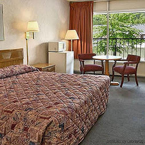 Town And Country Inn Suites Spindale Форест Сити Екстериор снимка